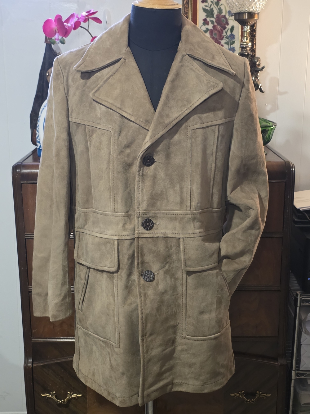 Men's Classic 1960-1970s Suede Coat - Tan